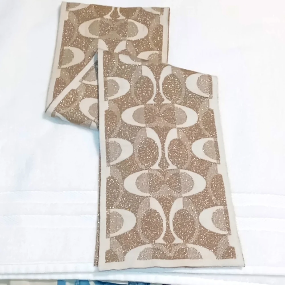 Coach reversible woman's scarf - Picture 1 of 3